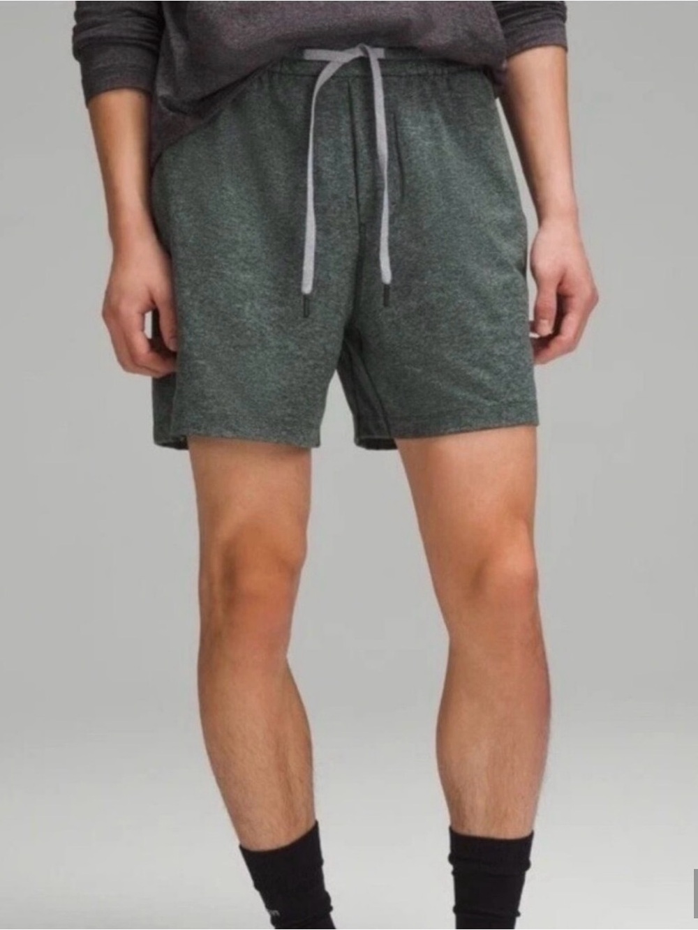 Lululemon Men’s “Soft Jersey” Short 7”
Inseam (M) *SOLD OUT AT LULU*